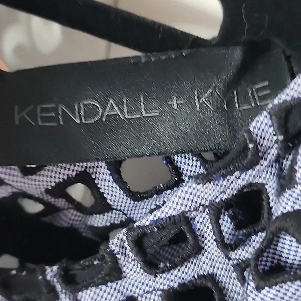 Kendall & Kylie - Picture 2 of 7